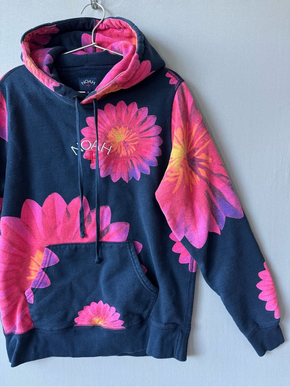 Noah x The B-52s Collaboration Hoodie - All Over Floral Print on Navy Base - S - Picture 5 of 7